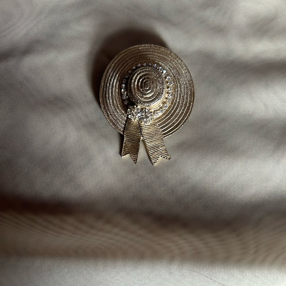 Vintage Ciner Hat Brooch - Picture 3 of 11